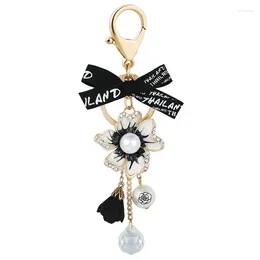 Keychains Creative Bow Flower Key Chains Ring Car Pendant Women Bag CharmFashion Imitation Pearl Keyrings 2024 Wholesale