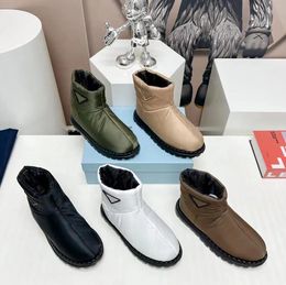 Designer-Schuhe für Damen, gepolsterte Nylon-Schneestiefel, luxuriöse Shearling-Booties, modische Herbst-Winter-Wollleder-Space-Baumwolle, warme Stiefel, Größe 35–45