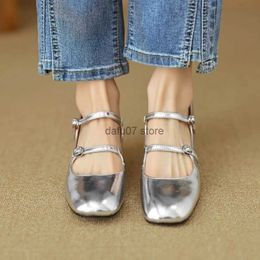 Dress Shoes Thick Heels Spring Autumn Buckle Pumps Womens 2024 Shoes French Simple Shoes On Heel 5CM Korea Style Patent Leather Silver PumpsH24228