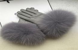 2020 New Women Winter Real Sheep Leather Real Fur Leather Gloves M high quality handmade fur gloves9575281