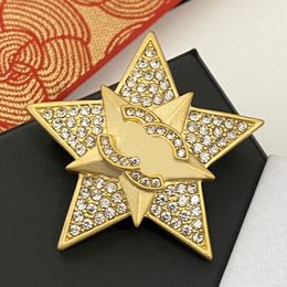 High quality Copper Designer Brooches Crystal Letter Pins Men Women Lovers Brand Brooch Jewellery Pearl Pin 18K Gold Wedding Party Dress Accessories