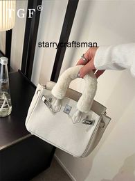 Genuine Leather Handbag l Handheld Bag for Womens New Fashion High End Western Style Commuter Crossbody