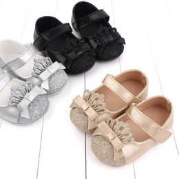 Athletic Outdoor Baby Girl Shoes Cute Crown Soft PU Mary Jane Shoes Anti-slip Sole Spring Summer Sandal for 0-6-12m Baby Girl 2023 New FashionL2401