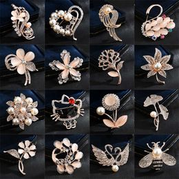 High End Brooch Niche Butterfly Flower Pearl Coat Brooch Collar Pins Versatile Clothing Accessories