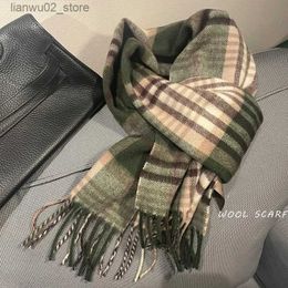 Scarves High quality% wool scarf for men pure wool for winter and autumn fashionable classic warm and thick British version muffler for men shawl for women Q240228