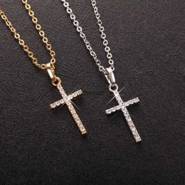 Necklaces Female Cross Pendants dropshipping Black Color Crystal Jesus Cross Necklace Jewelry Men/Women Wholesale 240228