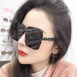 Original 1to1 2024 New H Home Korean Edition Trendy Large Frame Sunglasses with Advanced Sense in Wind for Women UV Protection and Small Face CMP6