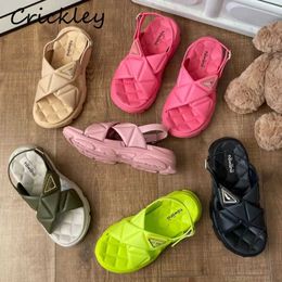 Sandali estivi solidi scarpe da spiaggia per bambini moda fibbia EVA calzature neonate suola morbida sandali per bambini J240228