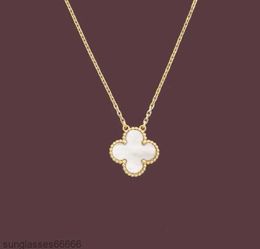 18k Jewelry Four Leaf Clover Necklace Set Pendant Necklaces Bracelet Stud Earring Gold Silver Mother of Pearl Green Flower Necklace Link Chains