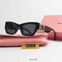 High Beauty Miu Sunglasses Advanced Womens Retro Large Frame Tourism Street Photo Outdoor Sun Protection and Uv Glassesdkhd