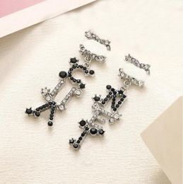 Luxury Fashion Men Women Designer Brand Letter Brooches 18K Gold Plated Inlaid Crystal Rhinestone Jewelry Brooch Marry Wedding Suit Pins Party Fashion Accessories