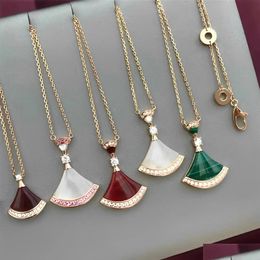 Pendant Necklaces Jewelry Esigner Necklace For Women Fashionable And Charming Fan Shaped 18K Gold Drop Delivery Pendants Dhqty