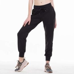 2024 lululemenI Naked Feel Fabric Yoga Workout Sport Joggers Pants Women Waist Drawstring Fiess Running Sweat Trousers with Two Side Pocket Style 888ggg