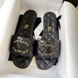 Chanelshoeslies Chanelslidelies Chanelelsndallies Chaneliness Slippers de luxo de luxo Slipers Sliders Sandal Fashion Summer Shoes Loafer Beach Sapatos casuais