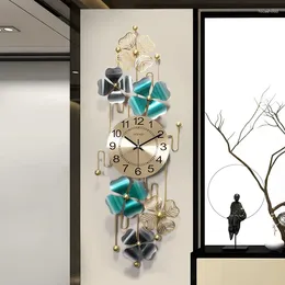 Relógios de parede moderno simples requintado trevo de quatro folhas relógio tridimensional ferro metal decorativo relógio sala de estar jantar