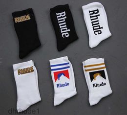 Rhude Designer Socks For Mens Womens Luxury High Quality Stockings Fashion Classic Cotton Comfortable Knitted socks Antibacterial deodorant and breathable 7NQM