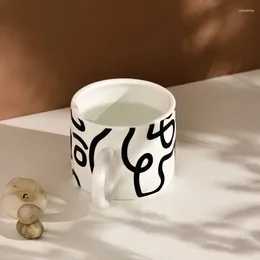 Mugs Personalised Graffiti Mug Breakfast Milk Coffee FOR Friends Ceramic Cup Nordic Style Reusable Large Ear Drinkware