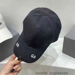 2024 New Mens and Womens Baseball Caps French Paris Alphabet Casual Hats Outdoor Couple Sun Swta0