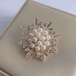 Korean Pearl Brooch, Fashionable and High-end Feeling, Niche Breast Flower, Female Rhinestone Anti Slip Buckle, Butterfly Clip