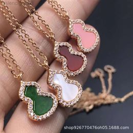 Designer Qeelin Jewelry Kirin Gourd Mini Necklace v Gold Lock Bone Chain with Diamond Pendant Womens Sweater Chain Instagram Style High Grade