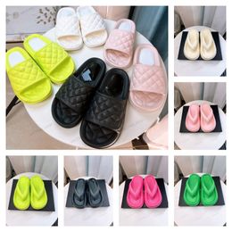 Size 36-45 2C letter Slippers Thick Bottom Vintage women Flip flops Platform soft comfortable rubber slide beach sandals women luxury designer flat Mules scuffs