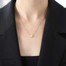 Van Clover Necklace Four Leaf Clover Pendant Sicilian Light Luxury Pendant Double Sided Four Leaf Grass Gold Small Simple Mini Lucky Collar Chain Female 18k