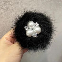 Brooches Korean Brooch Luxury Women's Fashion Sweater Pearl Rhinestones Corsage Suit Shirt Fluff Pins Gift For Women