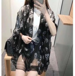 2019 Fashionable and beautiful women four seasons silk scarf brand letter flower design scarf shawl size 18090cm scarf6299125