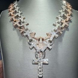 Mode smycken anpassad hänge halsband isade ut VVS Moissanite Cross Pendant Chain med silver 925 för män