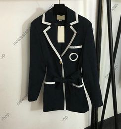 24SSレディースウエスタン衣料品デザイナー秋の豪華な女性アウトウェアコートスリムフィットカジュアルレタープリントコート男性ファッションジャケット