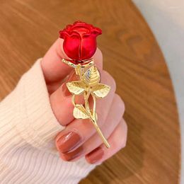 Brooches 2024 Red Rose Flower Brooch For Women Elegant Blouse Pin Dress Luxury Fashion Jewellery Accessories Party Gifts