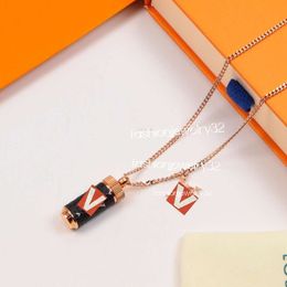 Designer Pillar Box Pendant Necklaces For Women Men Luxurys Designers Flower Necklaces Mens Choker Fashion Jewelry With BoxS