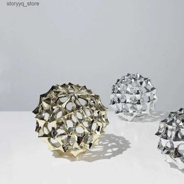 Other Home Decor Metal Crafts Openwork Geometric Balls Golden Ball Stabbing Balls Metal Decorative Figurines Home Decoration Accessories Q240229