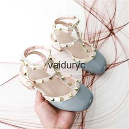 Sandals ldren Girls Baotou Princess Roman Shoes Spring Summer Kids shoes Rivet Square Mouth Leather ShoeH24229