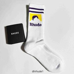 Rhude Men Socks Womens New Letters Pure Cotton European American Street Trend Sports Casual Jogging Basketball Socks luxury antibacterial breathable sports 1HBI