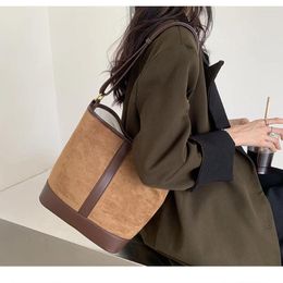 Evening Bags Casual Womens Bucket Bag Purse Handbags Autumn/winter Large Capacity Single Shoulder Simple Suede Stitching Underarm