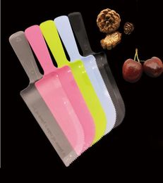 Disposable Cake Knives Thicken Plastic Children Birthday Party Cake Supplies Wedding Baby Shower Tableware Event Cutlery QW91538660695