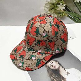 Brim Hats Mens Designer Bucket Men Women Brand Letter Ball 4 Seasons Adjustable Luxury Red Strawberry Brown Baseball Hats Binding Hats 240229