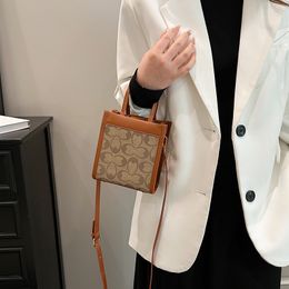 Retro Handbag Design Women's Spring Fashion Totes Single Shoulder Bag Versatile Crossbody Bag