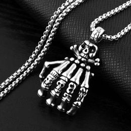 Wolf Tide Skeleton Hand Bone Grab Pendant Necklace Long Stainless Steel Chain Halloween Gifts Punk Gothic Hip Hop Necklaces Men's Party Jewellery Bijoux Wholesale