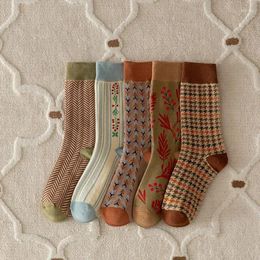 Women Socks Autumn Retro Crew Spring Vintage Style Fashion Versatile College School Girls Combed Cotton Middle Tube