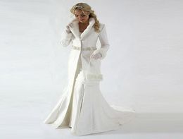 Modern 2019 Chapel Train Winter Bridal Cloak Jacket Long Sleeves Fur Wedding coat Cute Shawl Coat Satin Fabric With Faux Fur Sequi1272961