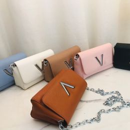 Hot Designer Bag Classic Silver Letter Embellished Chain Hand Crossbody Shoulder Bag Fashion Luxury Leather Strap High Texture No Box