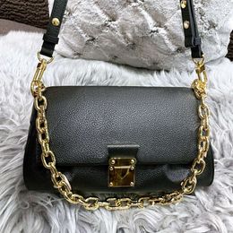 Totes Famous Shoulder chain pochette bags Holders Crossbodyquality Women Luxurys designers handbags Wallets classic wholesale Large travel sling strap bags