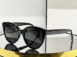 Occhiali da sole rotondi firmati Occhiali da sole neri da donna Alta qualità Famosi occhiali da sole classici classici di lusso per occhiali da vista Anti-UV400 5414 con cnnels box