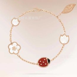 Designer Jewellery Luxury Bracelet VanCA Four Leaf Grass Ladybug Bracelet Womens Thick Plated V Gold 18 K Gold Fashion Light Luxury Red Same Style