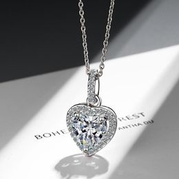Zircon Necklace Women's Heart Shaped Full Diamond Short Clavicle Chain Simple Temperament Net Red Ins Love Pendant WY384303q