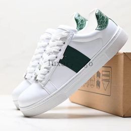 new ace Designer Casual Shoes Bee Ace Sneakers Low Mens Womens Shoes High Quality Tiger Embroidered Black White Green Stripes Walking Sneakers 06