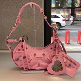 New Fashion Simple Women's Bag Classic Rivet, Heart-shaped Cosmetic Mirror Crescent Moon Dumpling Bag, Shoulder Cross-body Armpit Bag Handbag No Box