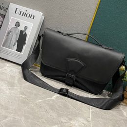 DESIGNERS high quality men messenger bag travel crossbody bag fashion leather man briefcase bags